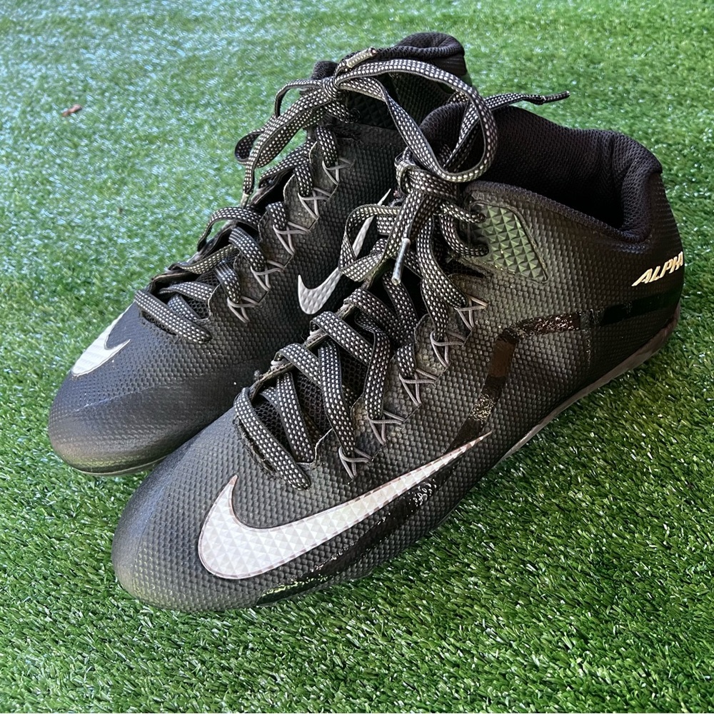 Nike Alpha Menace Football Cleats